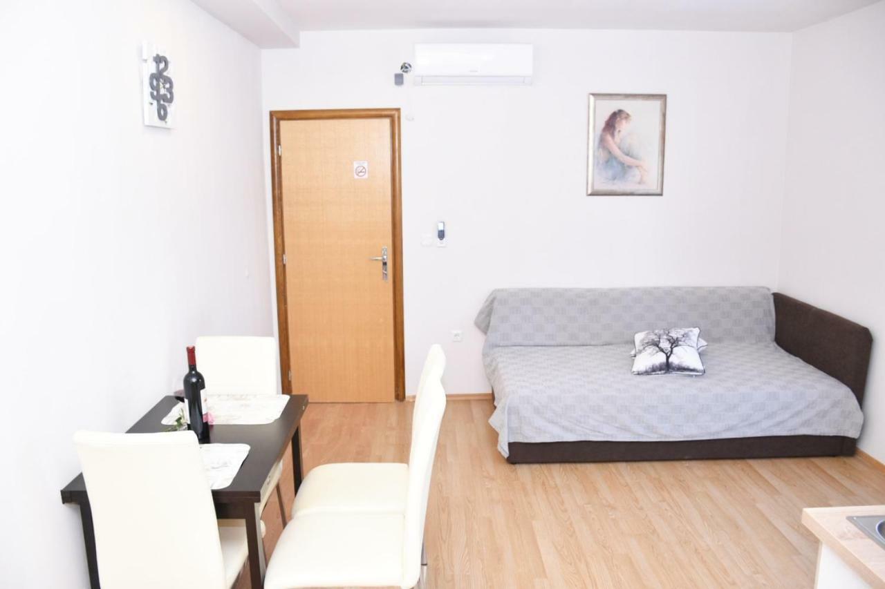 Apartmani Niko 1 Radovin Eksteriør billede